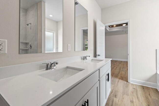 Building Photo - 515 Bienville Pl