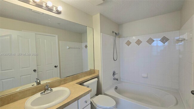 Building Photo - 1307 Myrtlewood Cir E