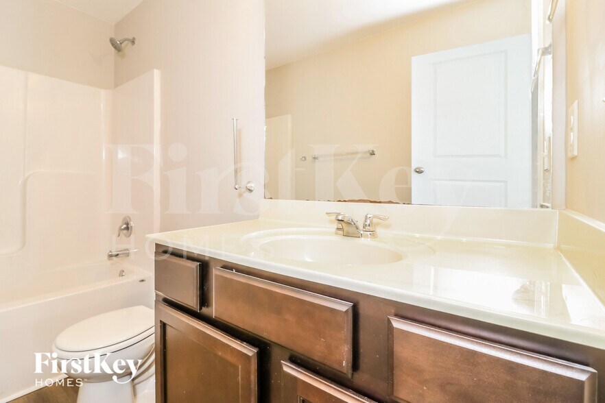 Building Photo - 659 Independence Ave