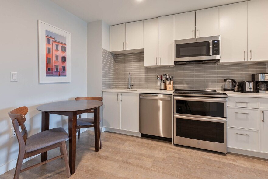 Building Photo - 1 Chestnut St