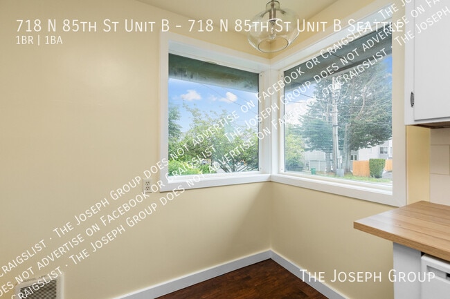 Building Photo - 718 N 85th St