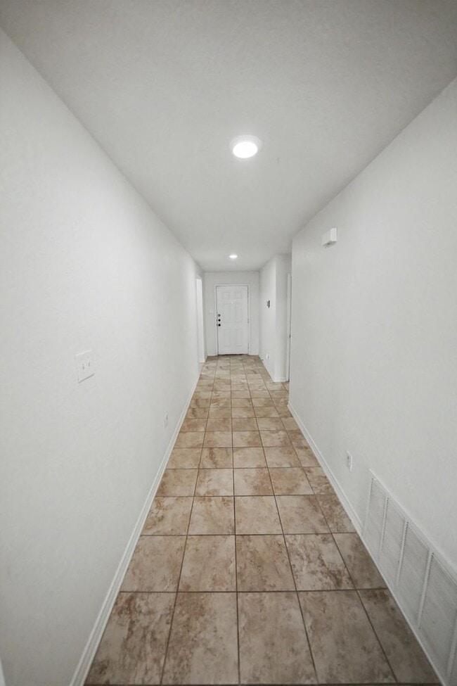 Building Photo - Stylish 3BR + Flex Home with Solar Near Randolph AFB - Realtor Commission: $500