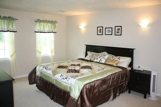 Building Photo - 3 Bedroom Single Family Home with Central A/C