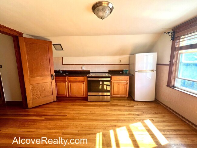 Building Photo - 40 Alfred Rd