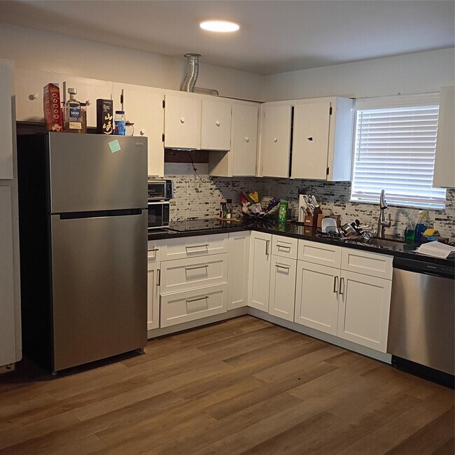 Building Photo - 3351 NW 85th Ave