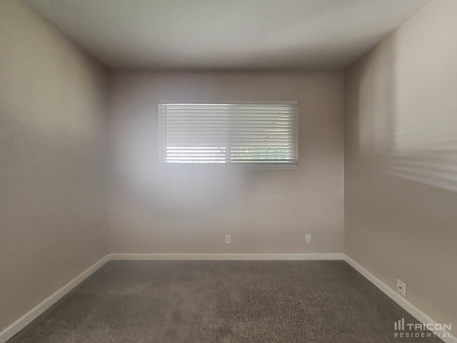 Building Photo - 810 Capstan Ct