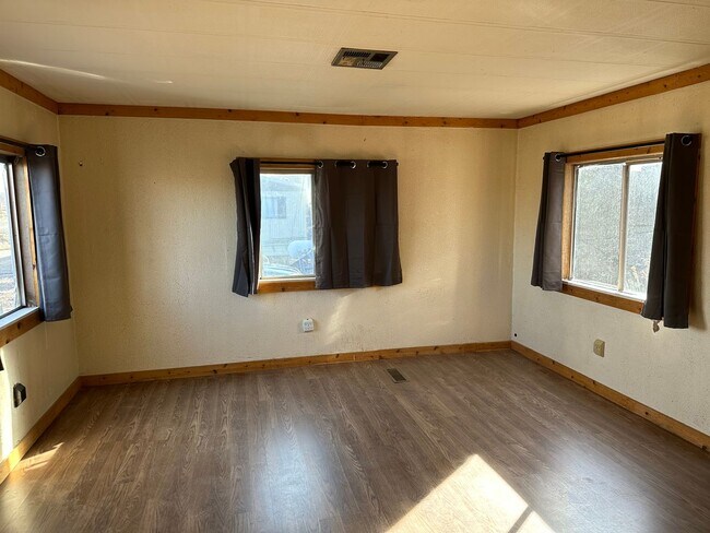 Building Photo - 1 Bedroom 1 Bathroom Mobile Home Duplex located in Aztec, NM