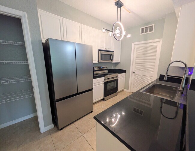 Building Photo - "September Rent Free! - Beautiful 2/2 Southside Condo On Gate Parkway with Lots of Amenities!"