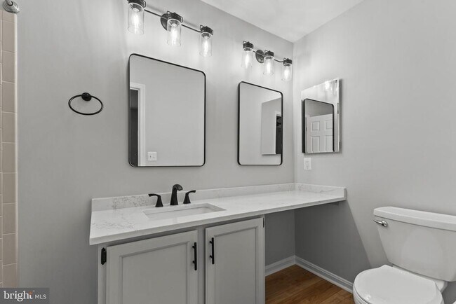 Building Photo - 106 Hackley Ct