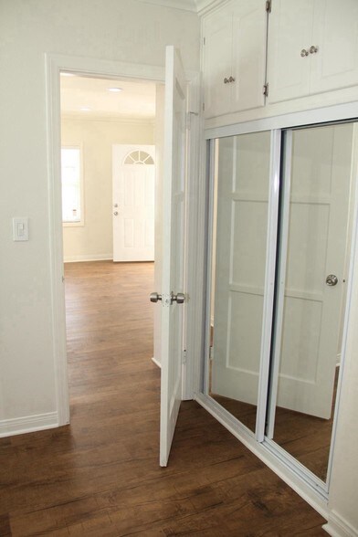 Bedroom - 11029 Hesby St