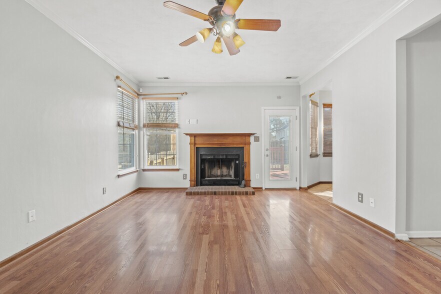 Building Photo - 305 Hidden Falls Ct