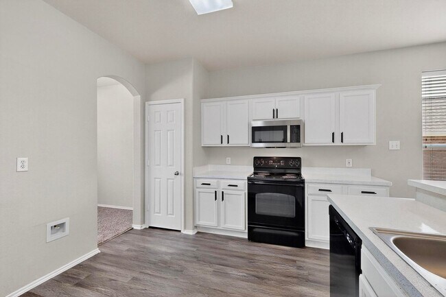 Building Photo - Great Home with Room To Grow in Southbrook!