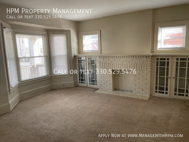 Building Photo - 2 BEDROOM FIRST FLOOR DUPLEX AVAILABLE NOW!