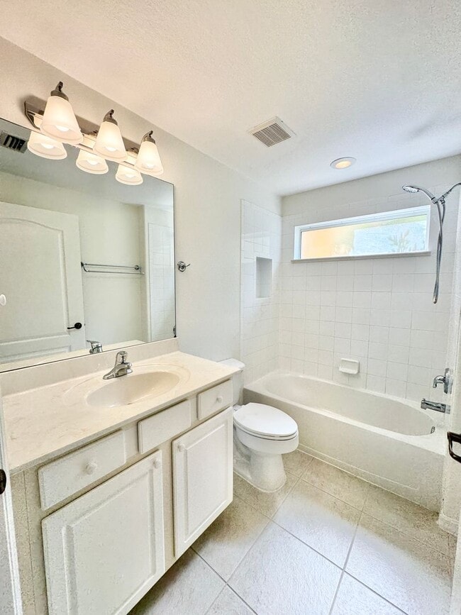 Building Photo - ** TUSCANY COVE ** 3 BED / 2 BATH - VILLA ...