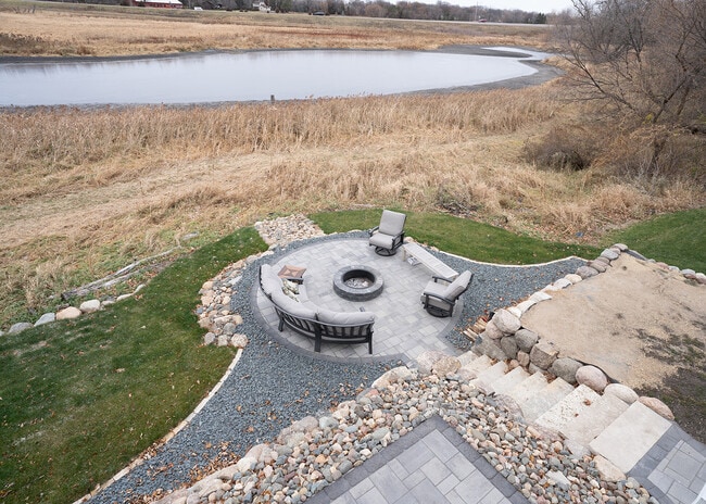 Building Photo - 8481 Portage Ln E