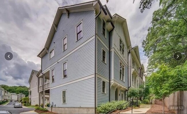 Building Photo - 830 Grove Bnd