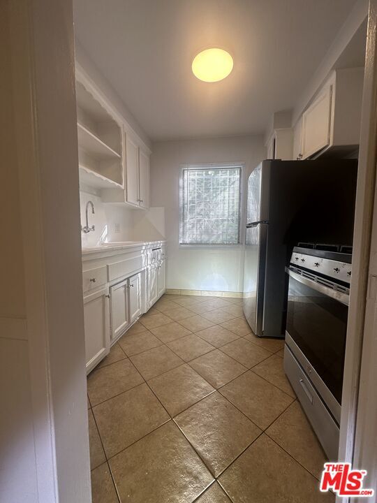 Building Photo - 8360 Blackburn Ave