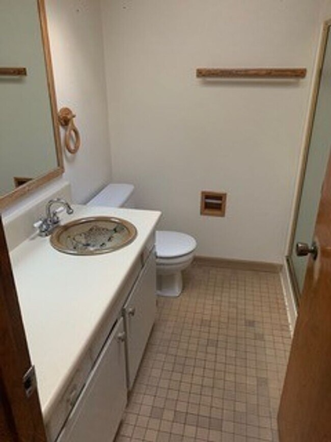 Building Photo - Exceptional Home in North Bend