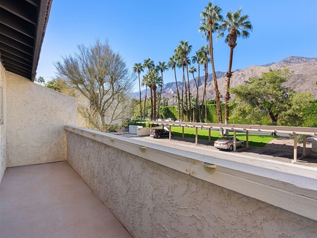 Building Photo - 1472 S Camino Real