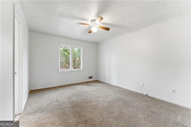 Building Photo - 2130 Fieldstone View Ct SE
