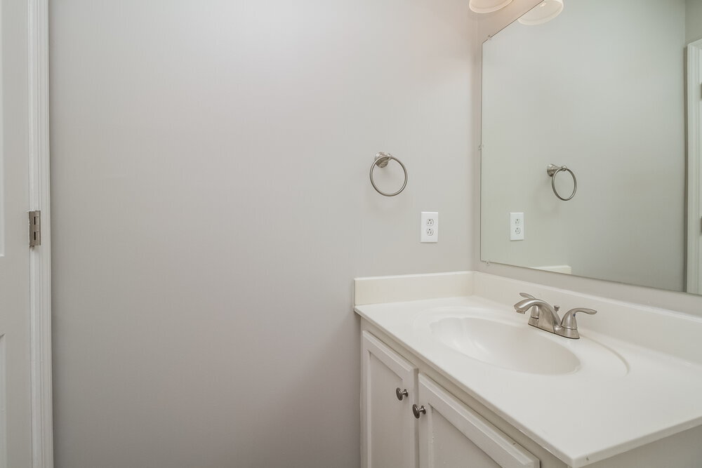 Building Photo - 1209 Highland Hills Dr