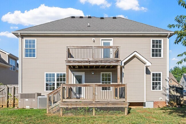 Building Photo - 4 Bedroom Pet Friendly Home For Rent!