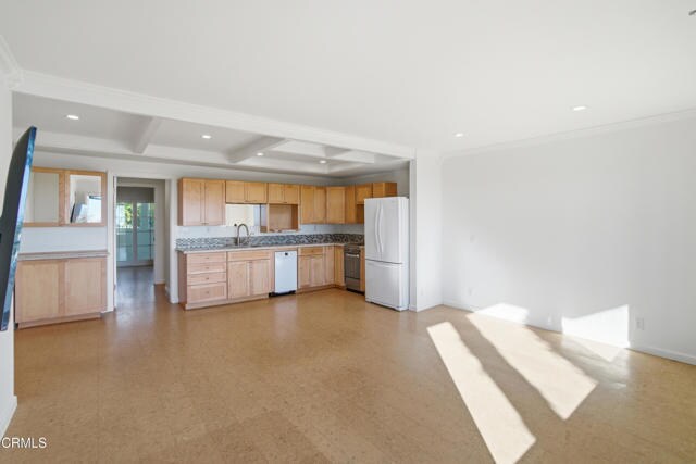 Building Photo - 681 Ocean View Dr