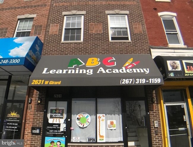 Building Photo - 2631 W Girard Ave