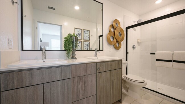 Owner's Bath (model) - 10956 N Honeysuckle Dr