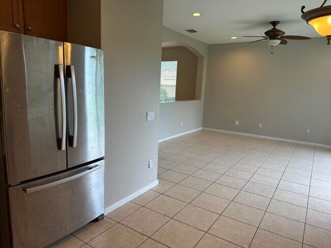 Building Photo - 5012 Starblaze Dr