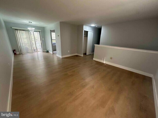 Building Photo - 104 Willow Turn