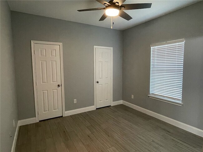 Building Photo - 3838 Oldenburg Ln