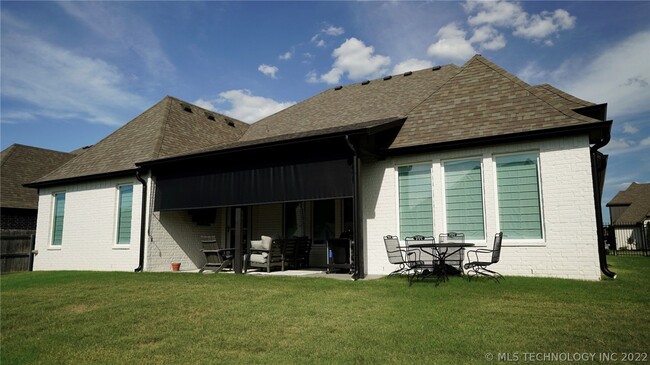 Building Photo - Beutiful Jenks home in Bixby Schools