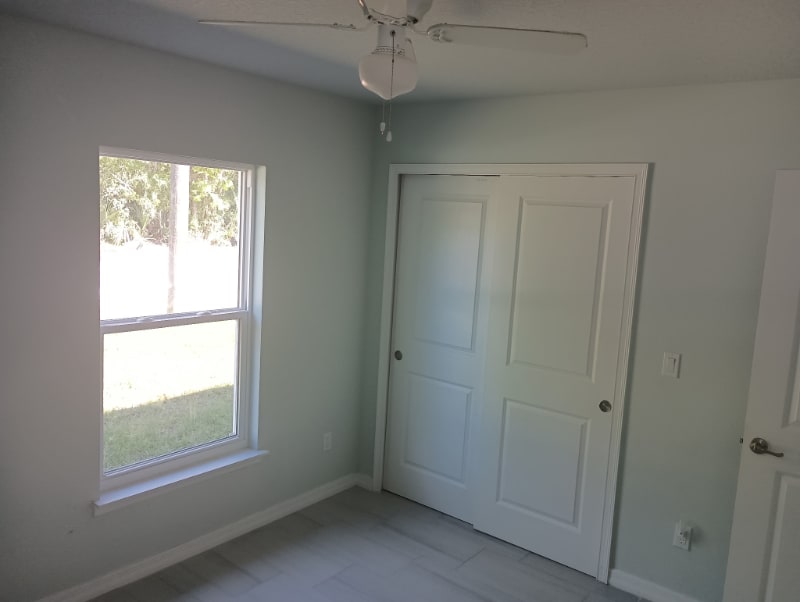 Building Photo - 985 Flomich St