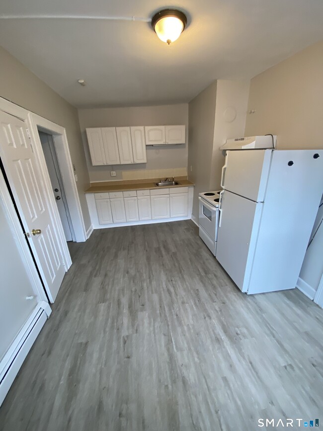 Building Photo - 784 Capitol Ave