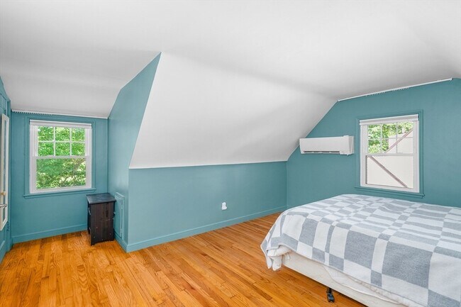 Building Photo - 567 Poplar St