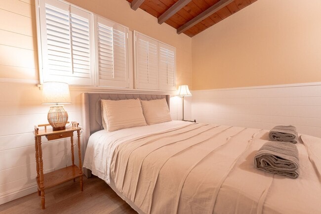 Building Photo - Peaceful Cottage Home w/ 3B2B