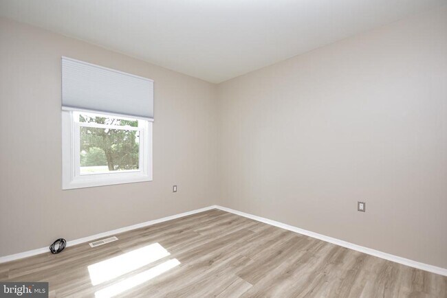 Building Photo - 8853 Teakwood Ct