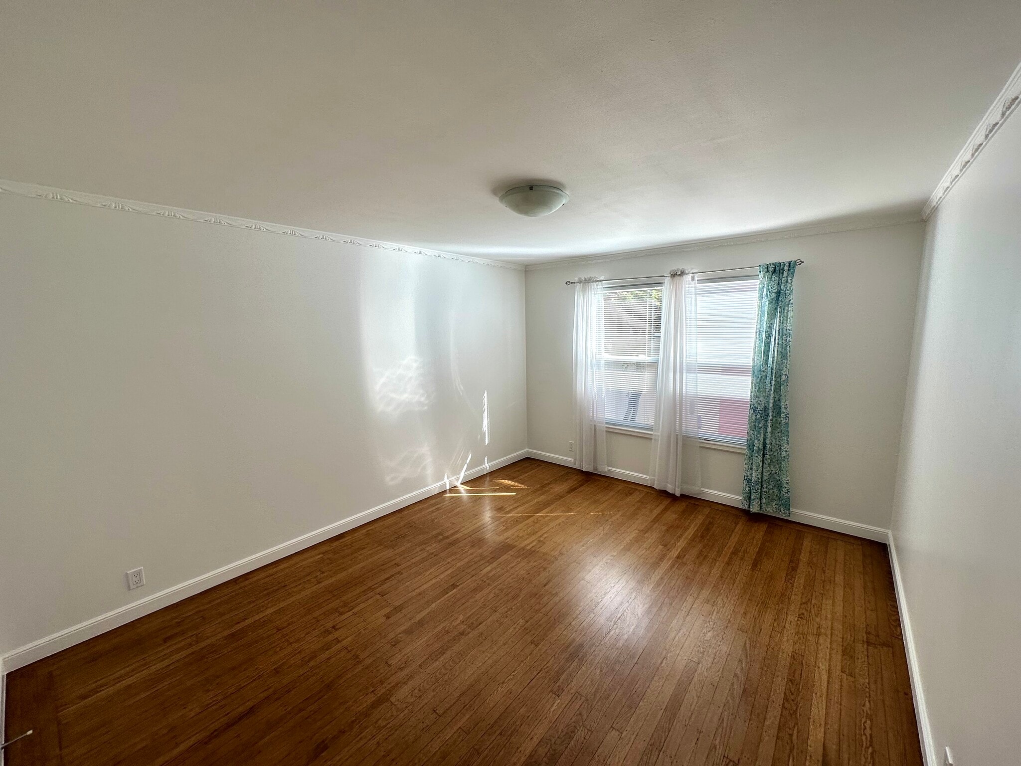 Bedroom 2 - 594 34th Ave