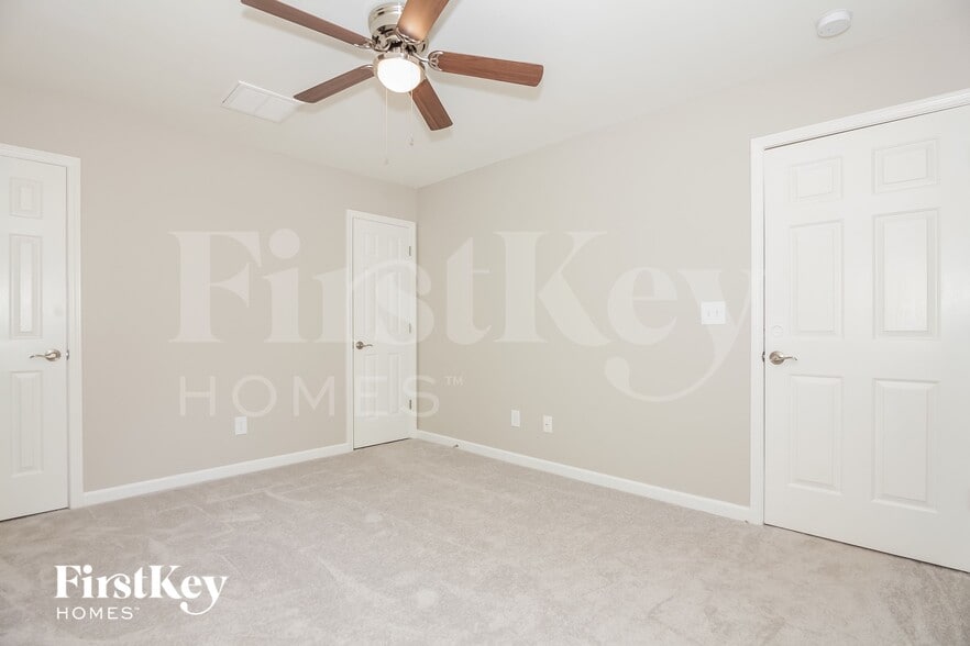 Building Photo - 3021 Seymour Dr