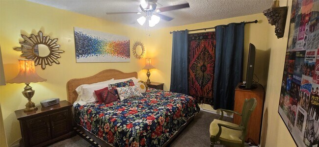 Building Photo - 17018 Water Oak Dr