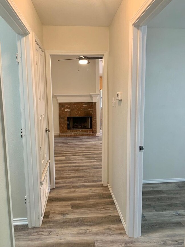 Building Photo - 1632 Whiterock Dr