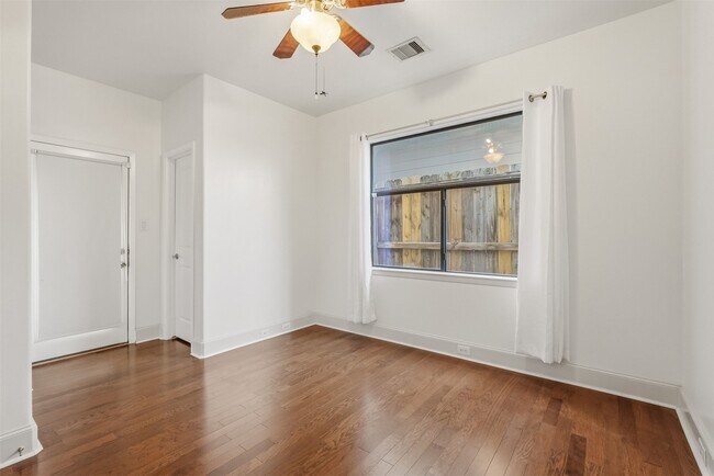 Building Photo - 2816 Rusk St