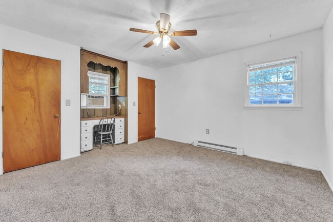 Building Photo - Charming 3-Bed, 2-Bath Haven in Anderson w...