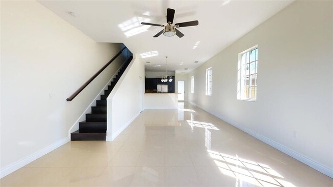 Building Photo - 632 NE 20th St