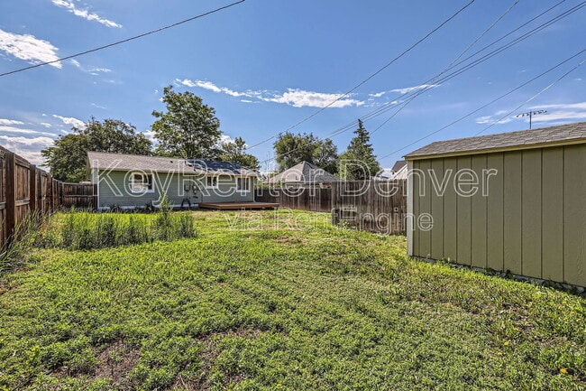 Primary Photo - 2425 Benton St