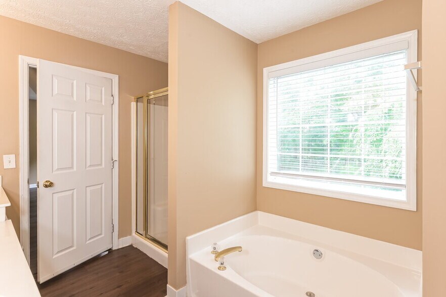 Building Photo - 2835 Evergreen Eve Crossing