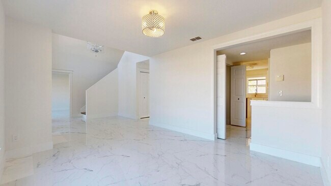 Building Photo - 2056 SW Grant Ave