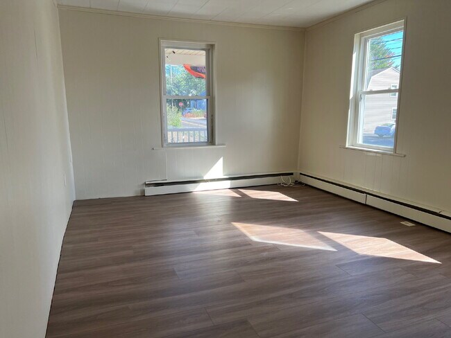 Building Photo - 1st floor, bight and sunny