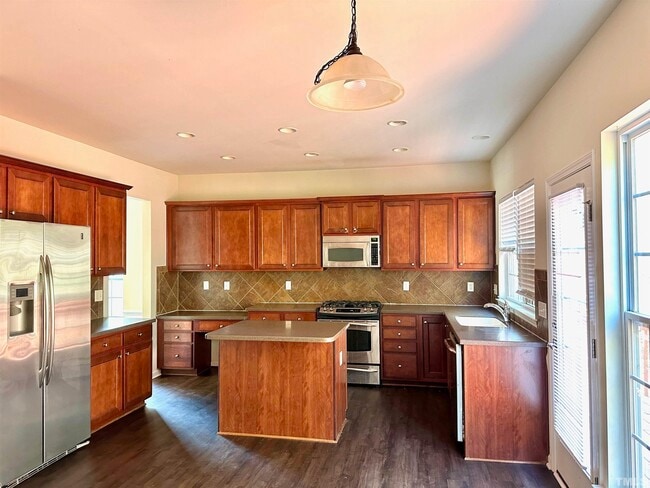 Building Photo - 2014 Addenbrock Dr